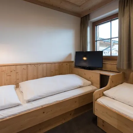 冬季农民酒店 4*